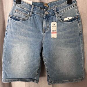 Tommy Bahama Bermuda Short. Size 26